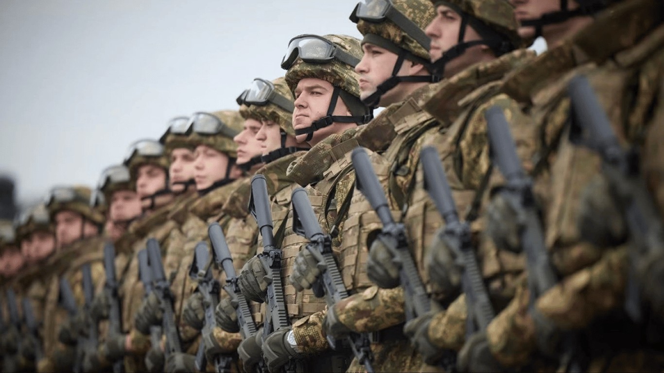 Скільки чоловіків 18-60 років в Україні