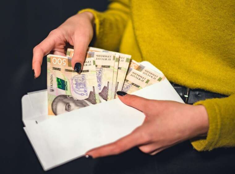 Скільки коштує рік стажу в Україні